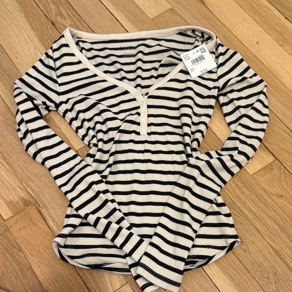 American Eagle Striped Long Sleeve Top